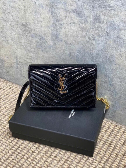 Saint Laurent Shoulder Bags