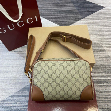 Gucci GG Emblem Shoulder
