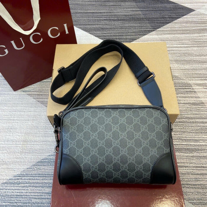 Gucci GG Emblem Shoulder