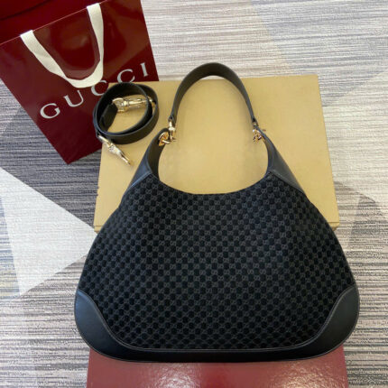 Gucci GG Emblem Body