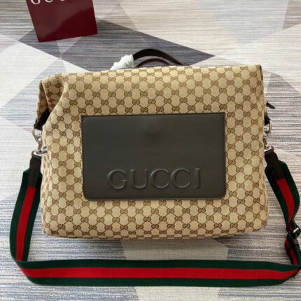Gucci GG Enblem Shoulder