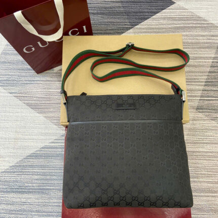Gucci GG Supreme Shoulder