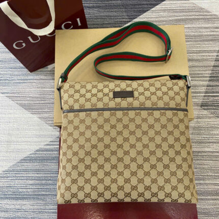 Gucci GG Supreme Shoulder