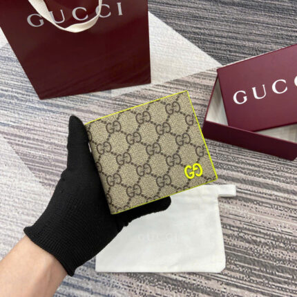 Gucci GG Supreme Wallet