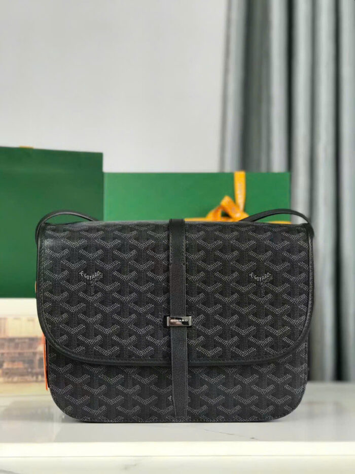 Goyard Belvédère Shoulder Bags