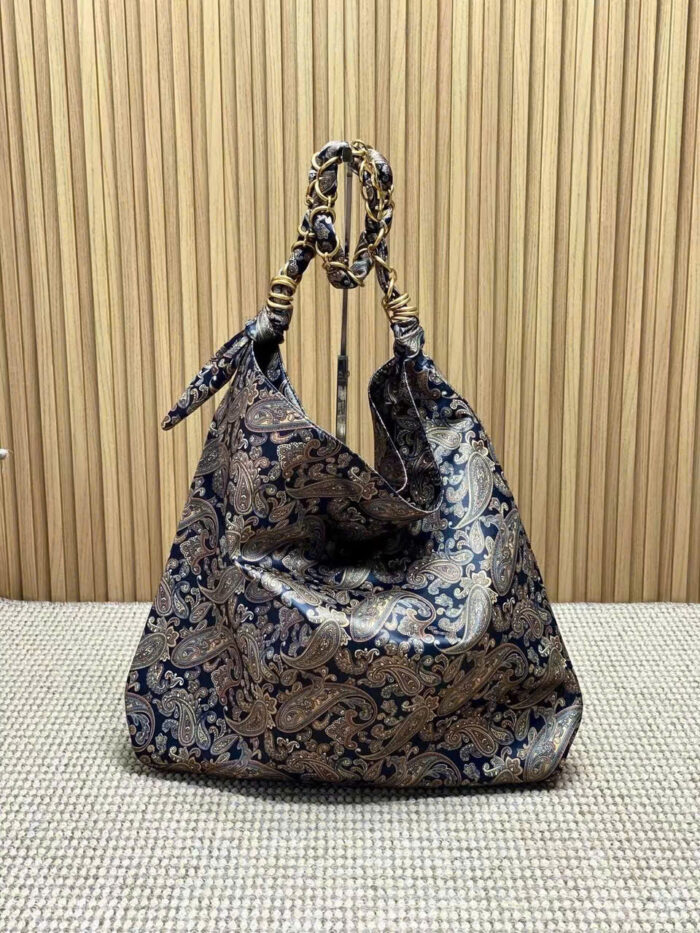 Saint Laurent Cassandre Hobo